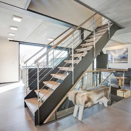 Willms Living Long Beach House